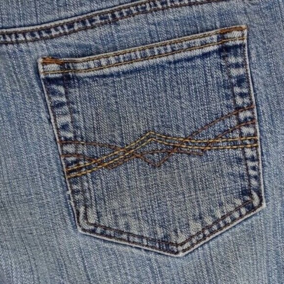 St. John's Bay Women's Light Wash Mid Rise Jeans Size 30x30 Made in Hong Kong - Picture 6 of 9